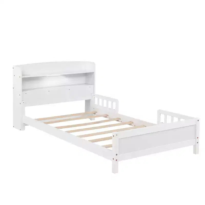 Lit en bois Twin Pine avec tête de lit bibliothèque et LED à détecteur de mouvement, barrières réglables, lit pour enfant
