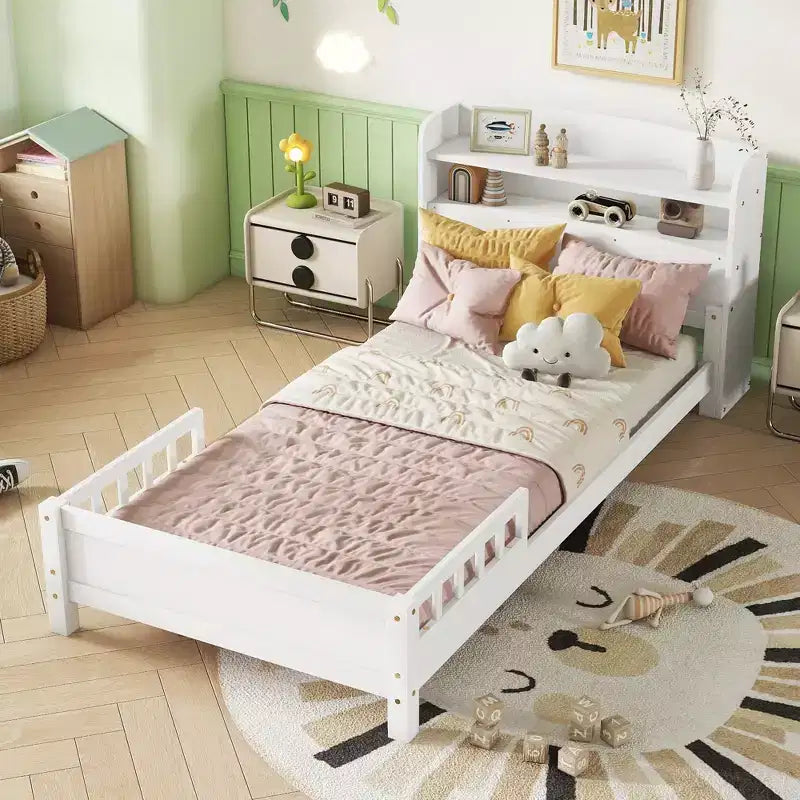 Lit en bois Twin Pine avec tête de lit bibliothèque et LED à détecteur de mouvement, barrières réglables, lit pour enfant