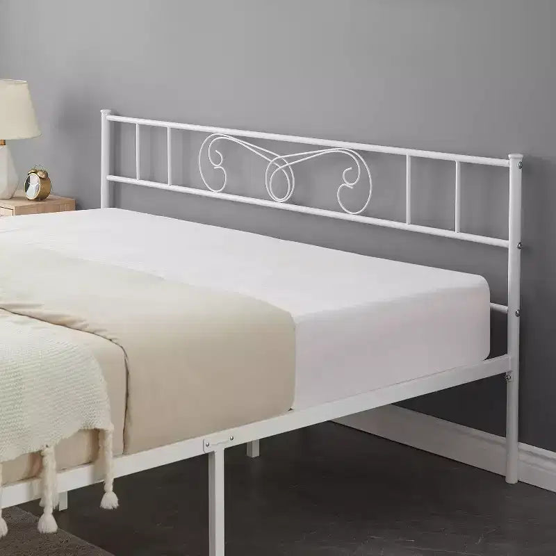 Cadres de lit plateforme en métal King Size, tête et pied de lit en fer forgé, lattes en acier, rangement sous le lit, silencieux, aucun sommier tapissier requis, noir