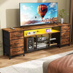 Meuble TV marron de 180 cm avec station de charge, lumières LED, 6 tiroirs en tissu, console multimédia en cuir PU pour téléviseurs jusqu'à 80 pouces, rangement de chambre à coucher