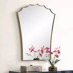 Miroir de courtoisie en laiton antique, arcade festonnée, 24" x 30,5", fixation murale